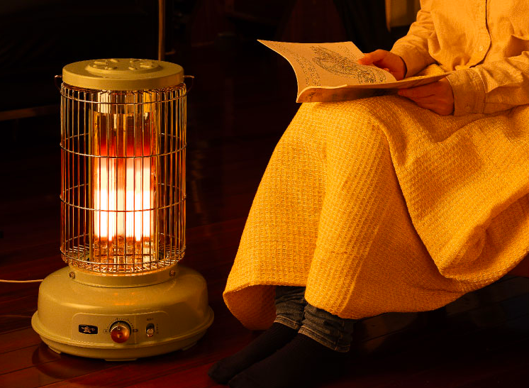 アラジングラファイトフレームヒーター で暖まる